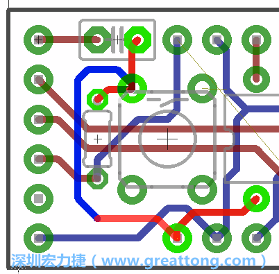 為了要創(chuàng)造一個電路通道，首先要先點擊重置開關(guān)的連結(jié)點進(jìn)行布線，在電路板的背面繪制線路直到其它線路前的乾淨(jìng)區(qū)域。