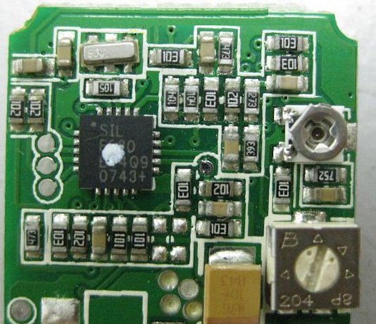 PCBA加工IC元件主要分為DIP及SMD兩大類，DIP 插件的IC，SMD (Surface Mount Device) 表面貼裝元件。