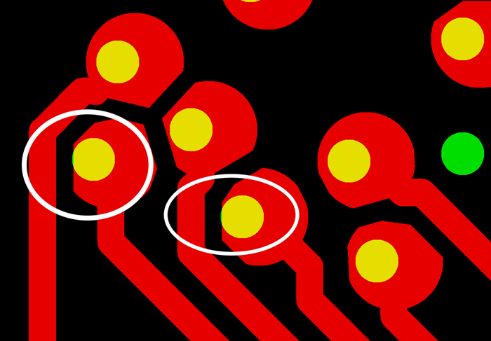 PCB生產(chǎn)會(huì)產(chǎn)生同一方向性的小小量偏移，焊盤被削的方向無規(guī)則，最惡劣的情況還會(huì)出現(xiàn)個(gè)別孔破焊環(huán)